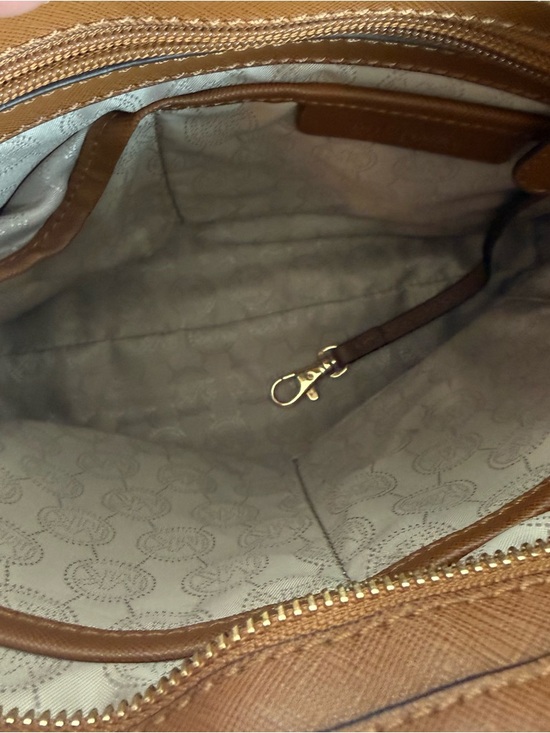 MICHAEL KORS Jet Set Travel Crossbody Purse Tan - Picture 8 of 9